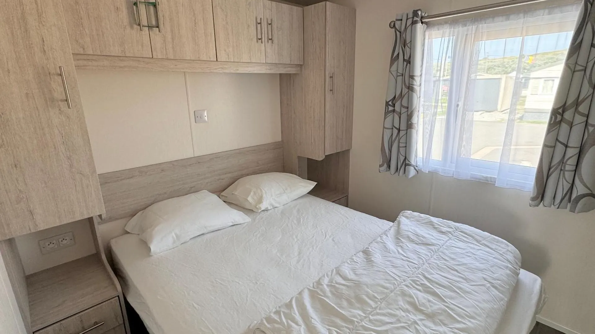 Camping Oasis 2 Slpk Caravan 'Topaz' Hotel Ostend 0*,  Belgium